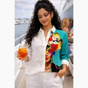 Elegant Half White Figure Print Button Up Collared Shirt size 10